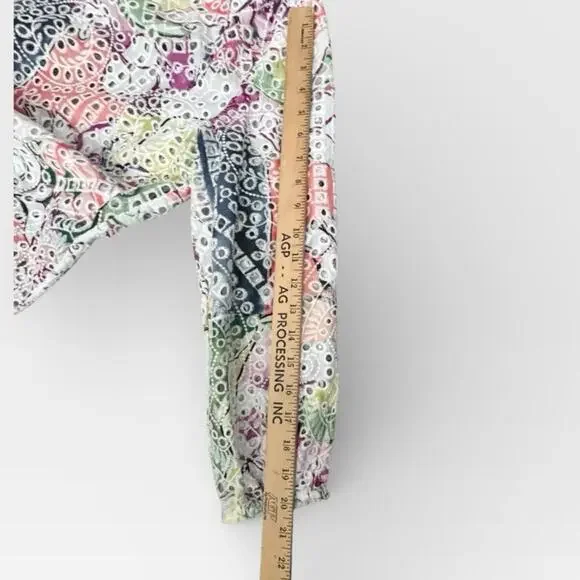 Chico’s Eyelet Tunic Blouse Size 1.5 / US 10 Boho Cottagecore Resort Cotton Top - Picture 8 of 9